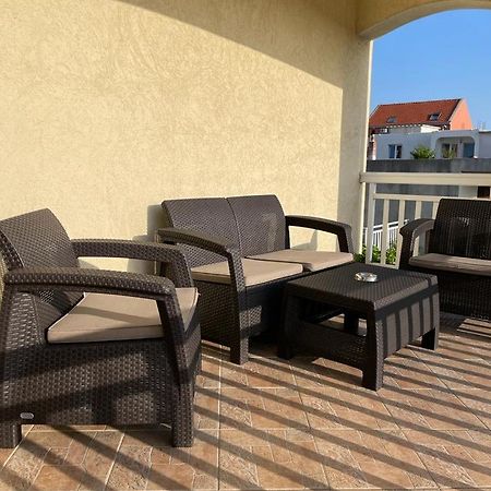 Apartment Place 2 Stay Хвар Екстер'єр фото