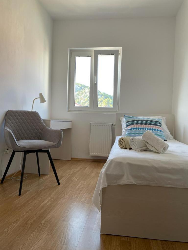 Apartment Place 2 Stay Хвар Екстер'єр фото