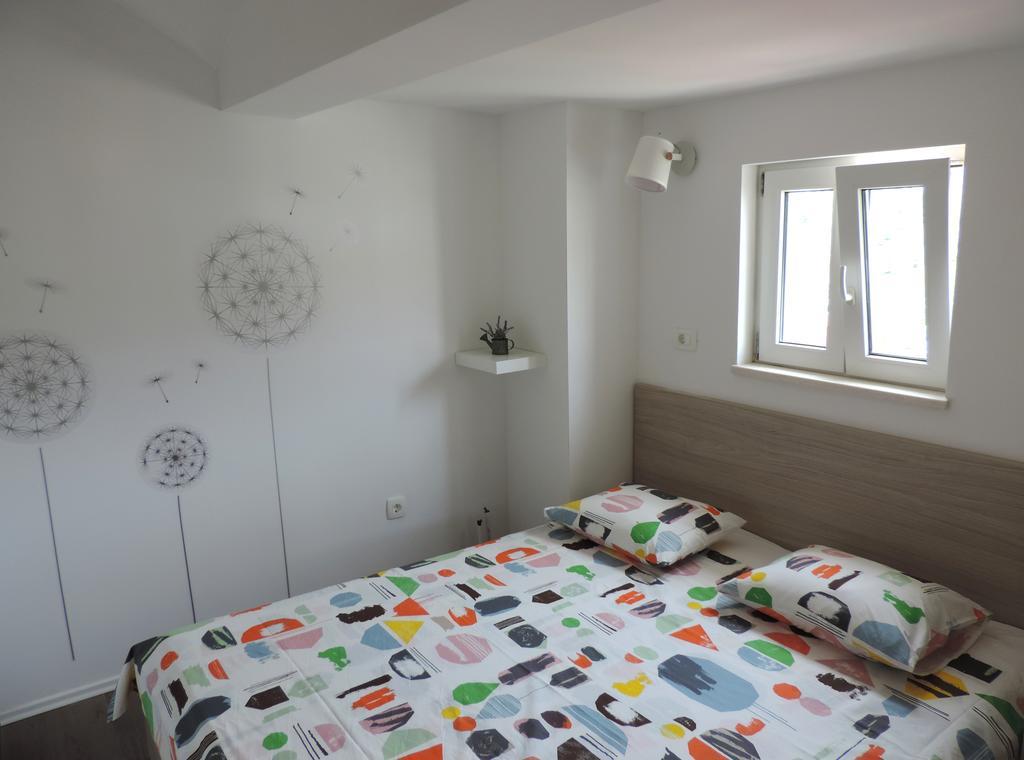 Apartment Place 2 Stay Хвар Екстер'єр фото