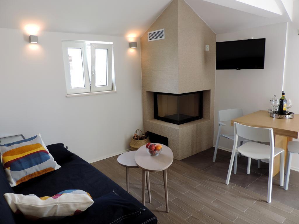 Apartment Place 2 Stay Хвар Екстер'єр фото