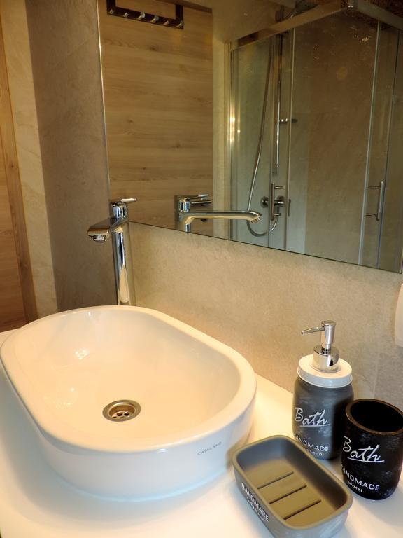 Apartment Place 2 Stay Хвар Екстер'єр фото