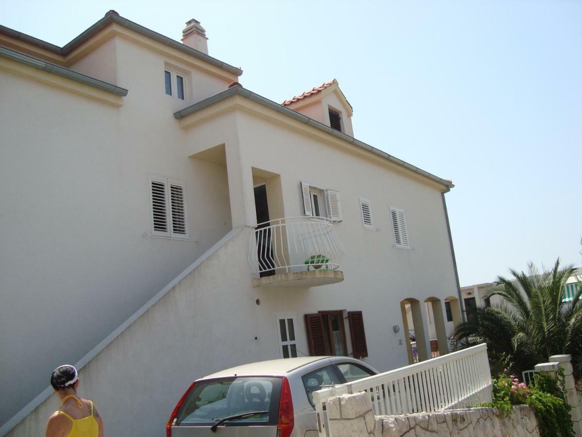 Apartment Place 2 Stay Хвар Екстер'єр фото
